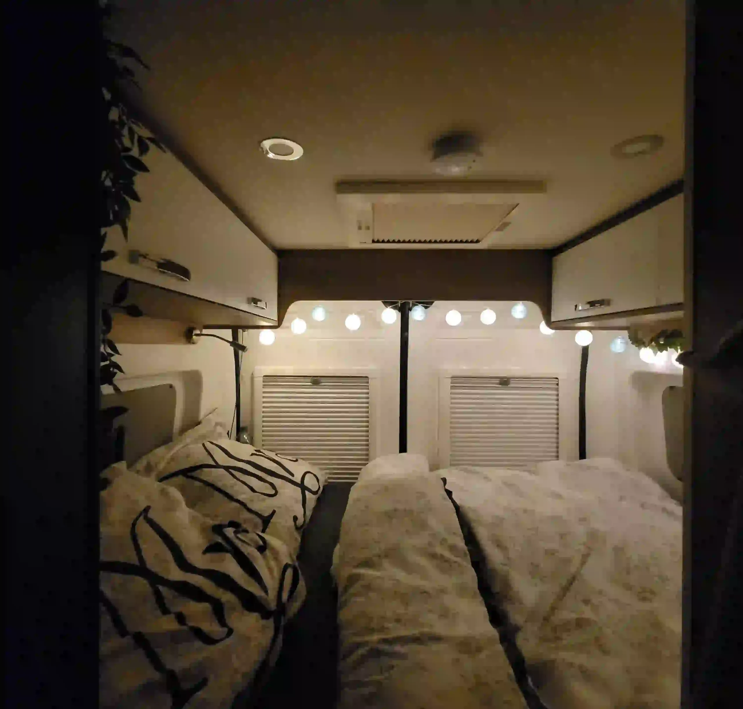 skancamper-camper-mieten-innen