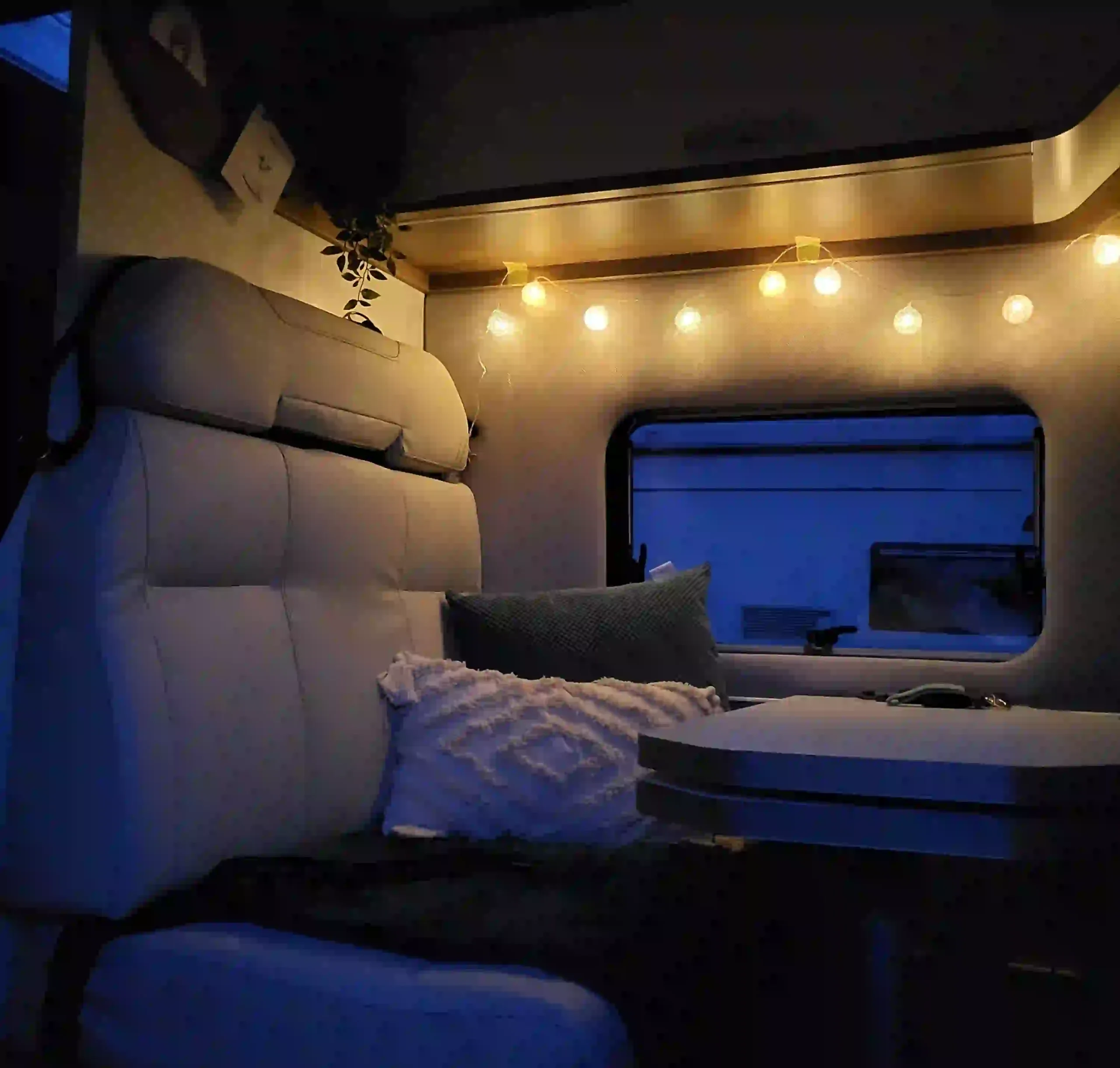 skancamper-camper-mieten-sitzmoeglichkeiten