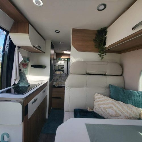 camper-mieten-ueberblick-innen